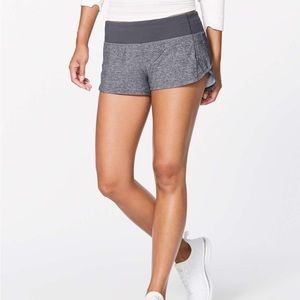 Lululemon Speed Up Short (2.5") in Heather Lux Multi Black / Dark Carbon